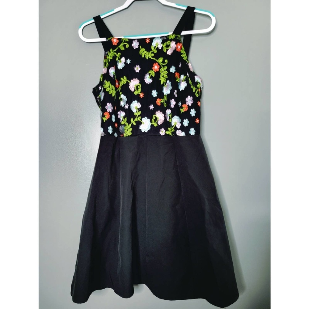Superfoxx Black Floral Embroidered Fit & Flare Mini Dress Sz Medium M